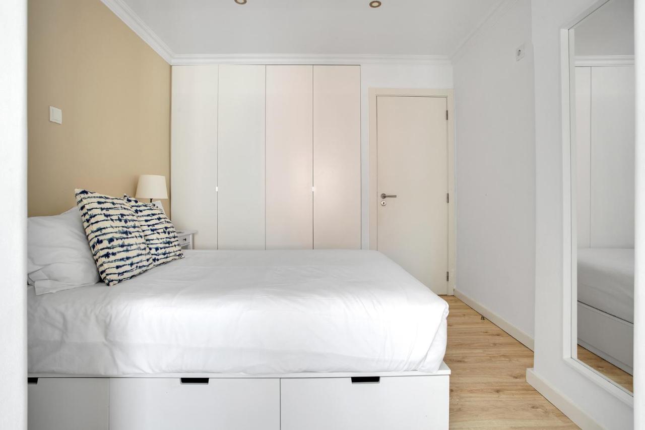 Modern 2 Bedroom Apartment In Estrela With Outside Terrace! Amazing For Families, Couples, Friends Лісабон Екстер'єр фото
