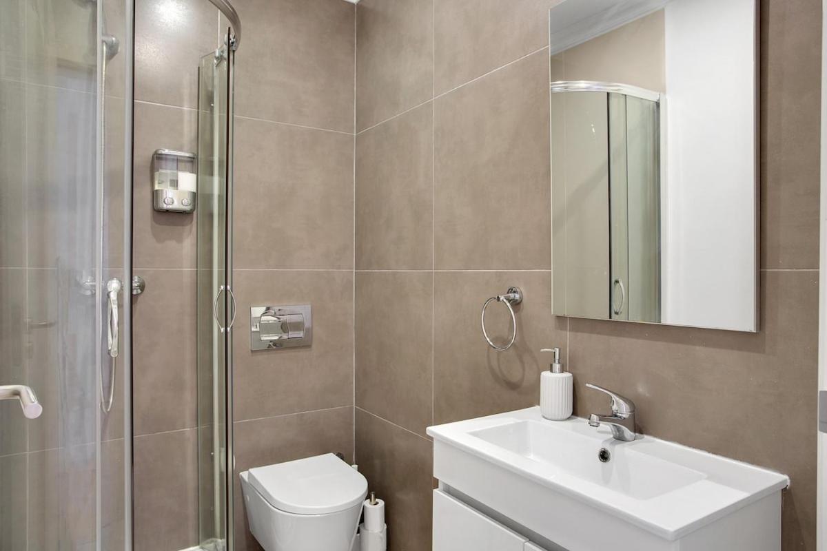 Modern 2 Bedroom Apartment In Estrela With Outside Terrace! Amazing For Families, Couples, Friends Лісабон Екстер'єр фото