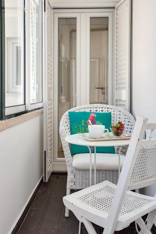 Modern 2 Bedroom Apartment In Estrela With Outside Terrace! Amazing For Families, Couples, Friends Лісабон Екстер'єр фото
